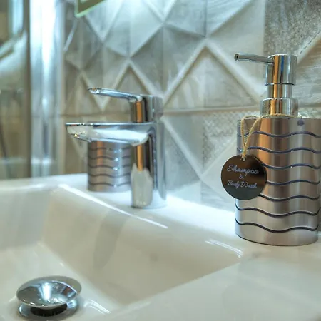 Britannia Suites, Charming 2 Bedroom Flat Jcas2 *