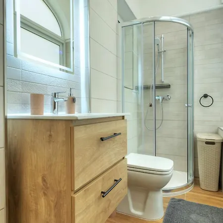 Britannia Suites, Charming 2 Bedroom Flat Jcas2 إيل فورجانا