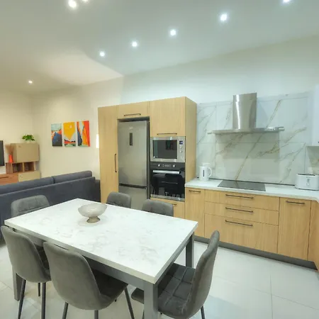 Britannia Suites, Charming 2 Bedroom Flat Jcas2